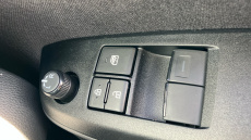 Toyota Yaris 1.5 Hybrid Icon 5dr CVT Hybrid Hatchback